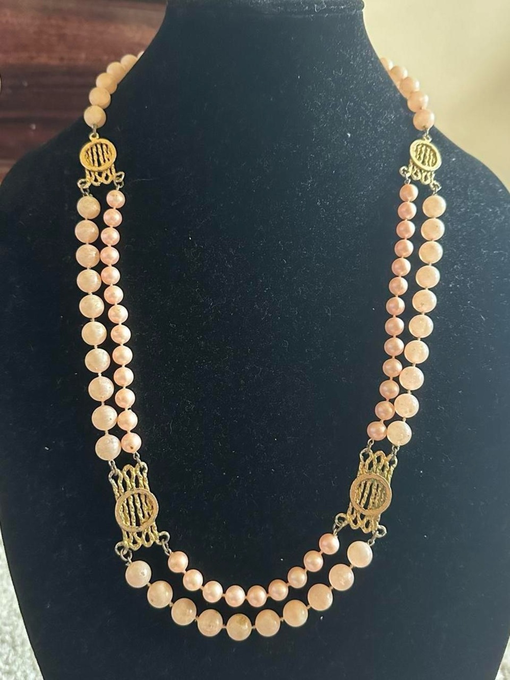 Vintage pink bead necklace.